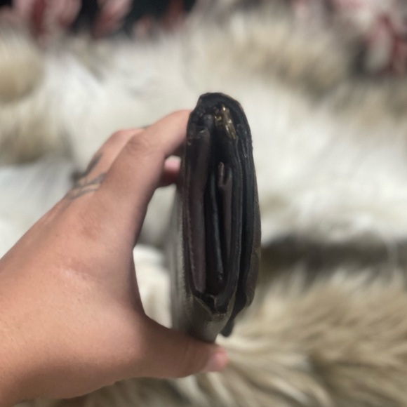 Louis Vuitton VINTAGE REHAB Wallet - Picture 13 of 17